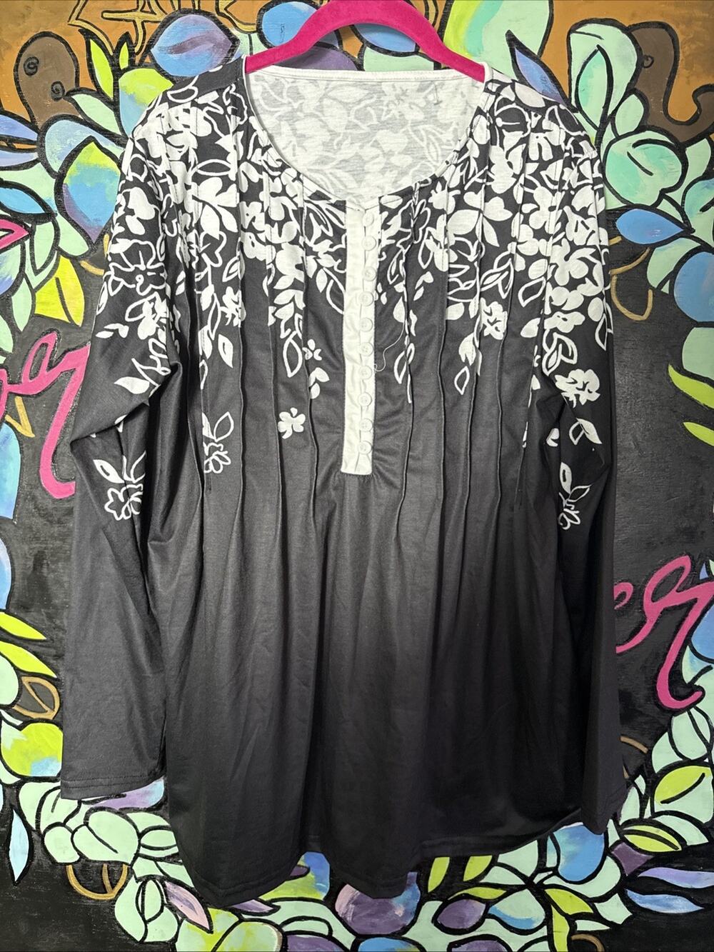 Women’s T-Shirt Tee Top, Black And White, Large